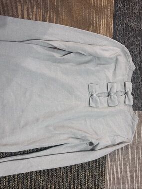 Light Gray Bow-Accent Long-Sleeve Sweatshirt